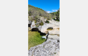 Marche dans les Alpes de Haute Provence jour 1: Le saut du moine